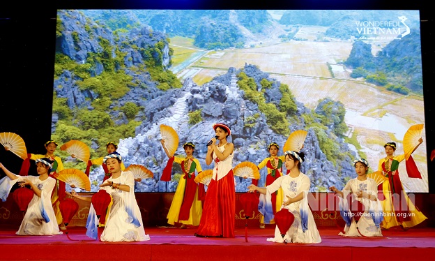 Lễ hội đền Thánh Nguyễn với chuỗi các hoạt động sôi nổi, ý nghĩa