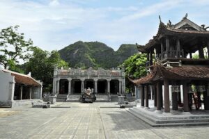 Tam Cốc Bích Động – Đền Thái Vi – Thung Nham – Tràng An – Bái Đính – Cố đô Hoa Lư (Tuyệt Tịnh Cốc)
