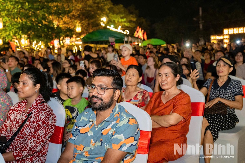 Ninh Bình đón hơn 2,7 triệu lượt khách du lịch trong dịp Giỗ Tổ Hùng Vương và nghỉ lễ 30/4-1/5